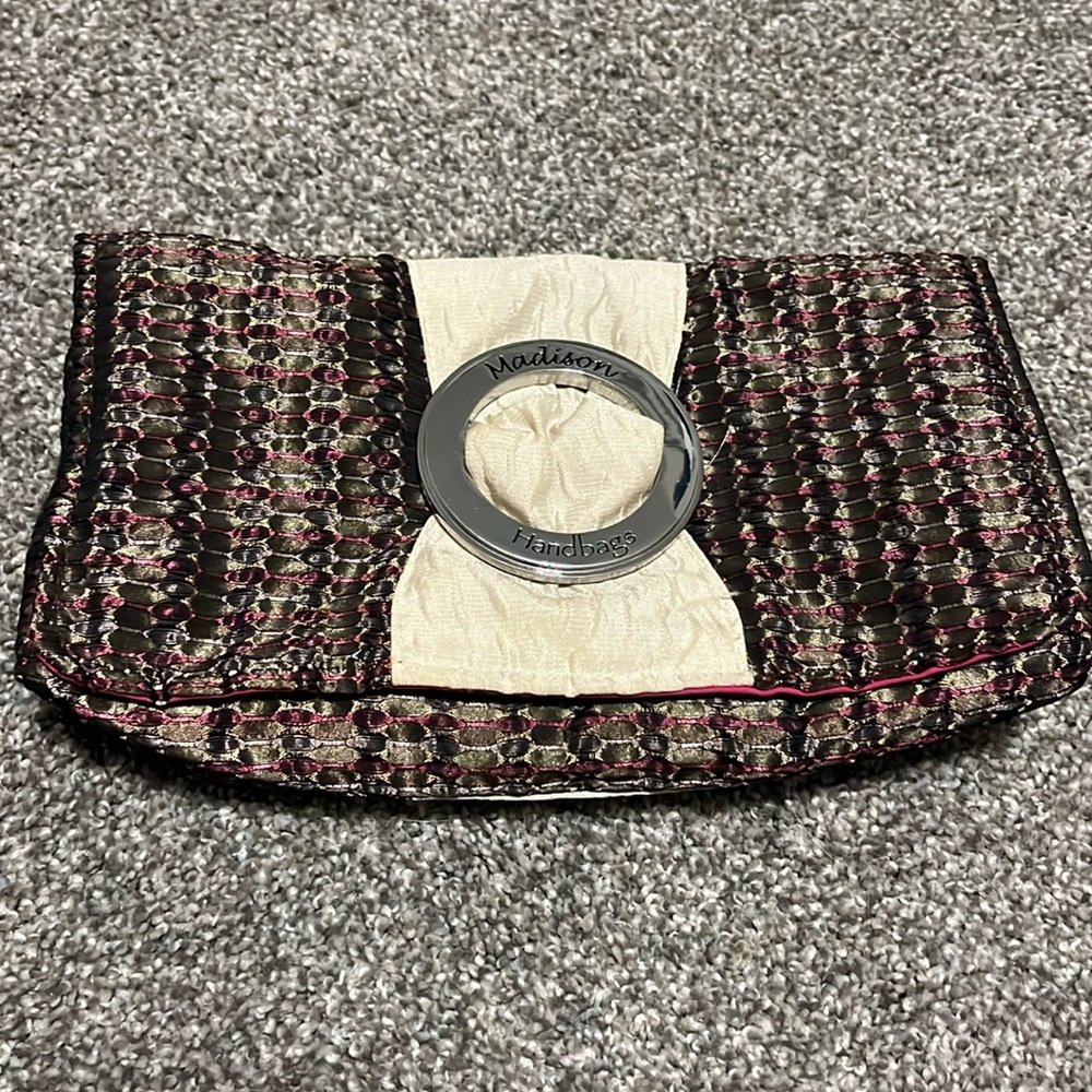 Clutch/wristlet/shoulder bag